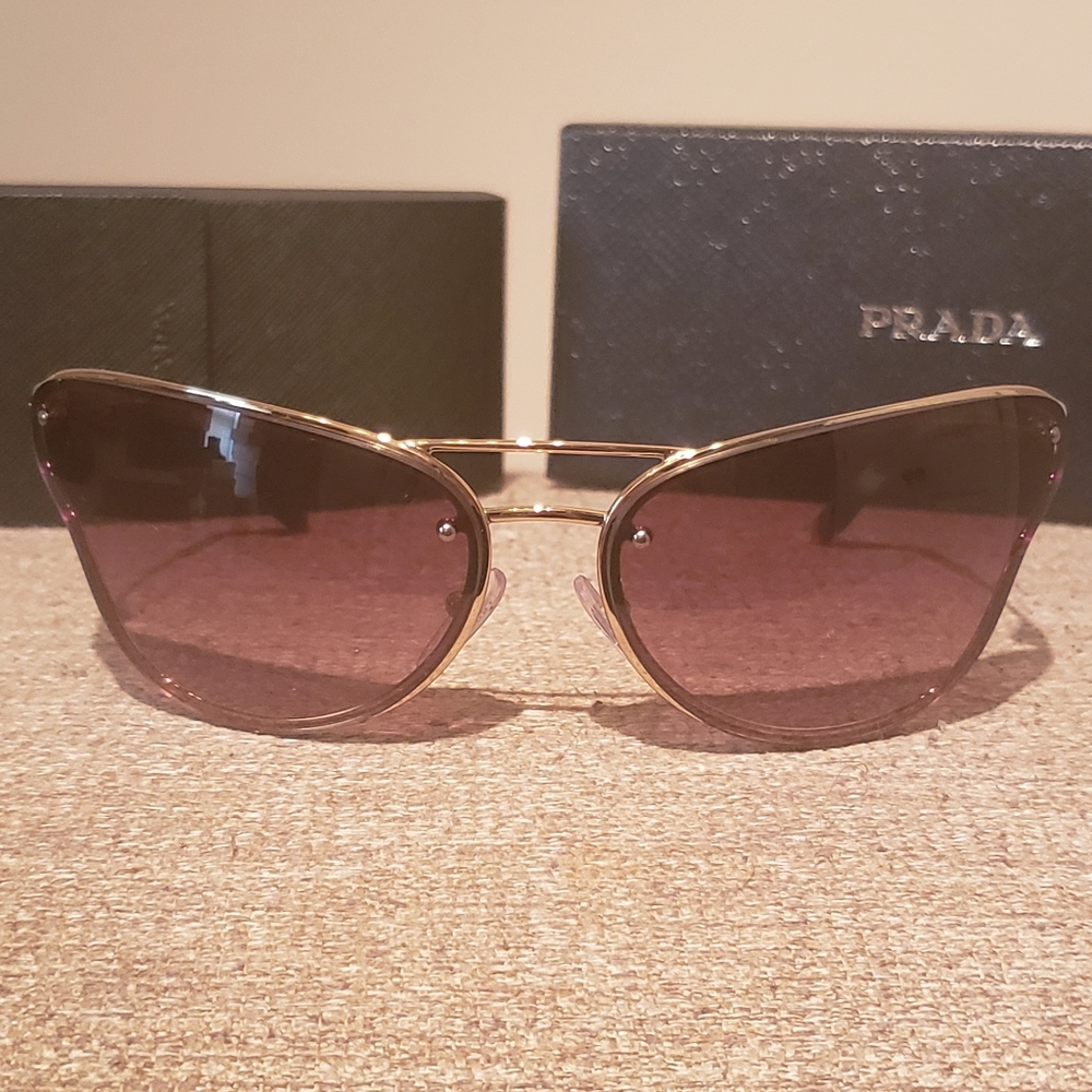 Prada Catwalk Sunglasses PR74VS  (101) - Picture 5 of 16